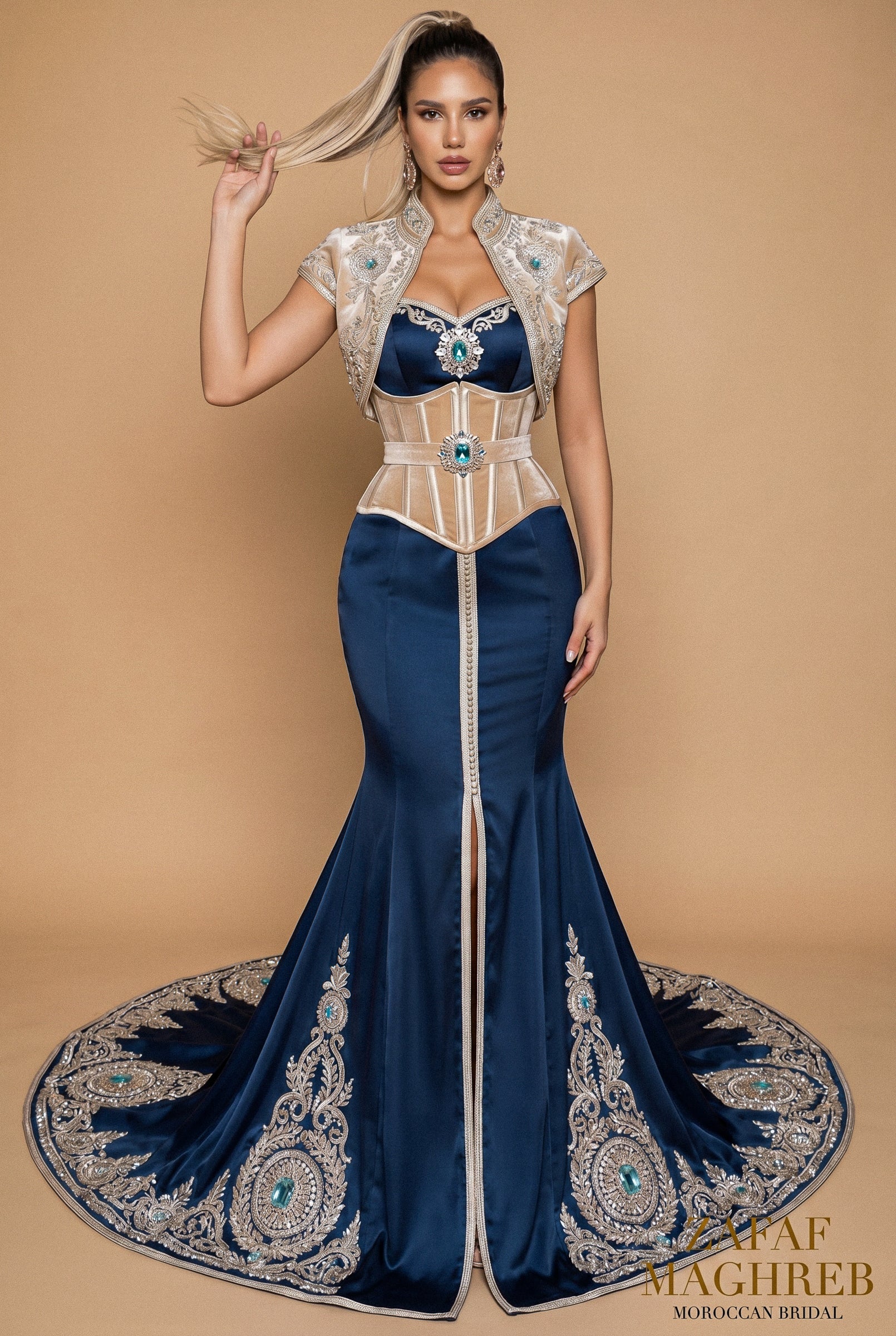 Caftan de mariée bleu nuit