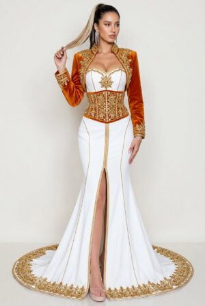 Caftan bustier coupe sirène blanc cassé et boléro ambre
