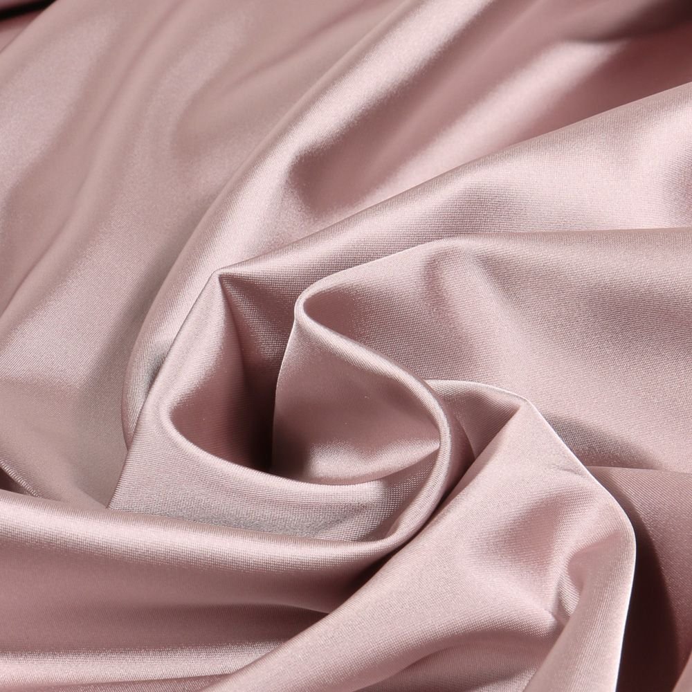 Satin duchesse et matières nobles pour caftan haute couture