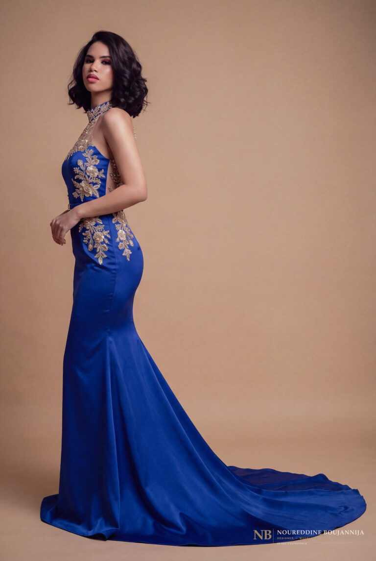 Caftan sirène bleu royal Éclat Asymétrique – vue trois-quarts