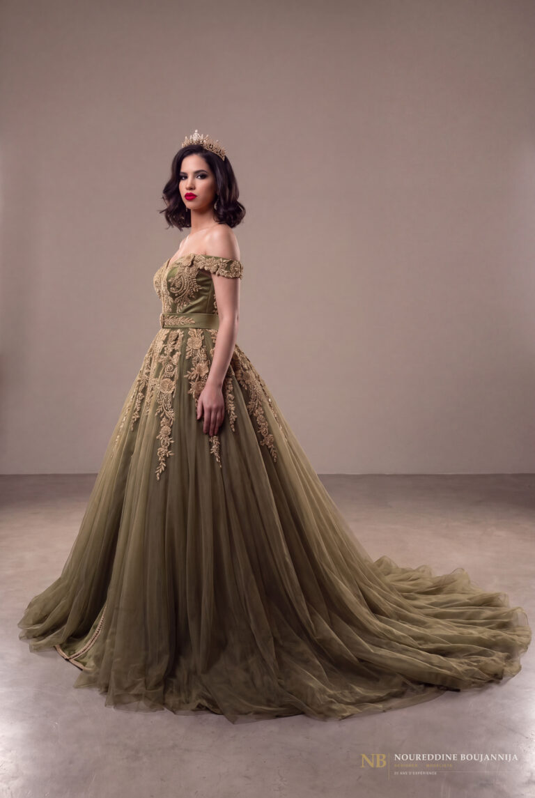 Robe caftan olive Velours d’Or – vue trois-quarts
