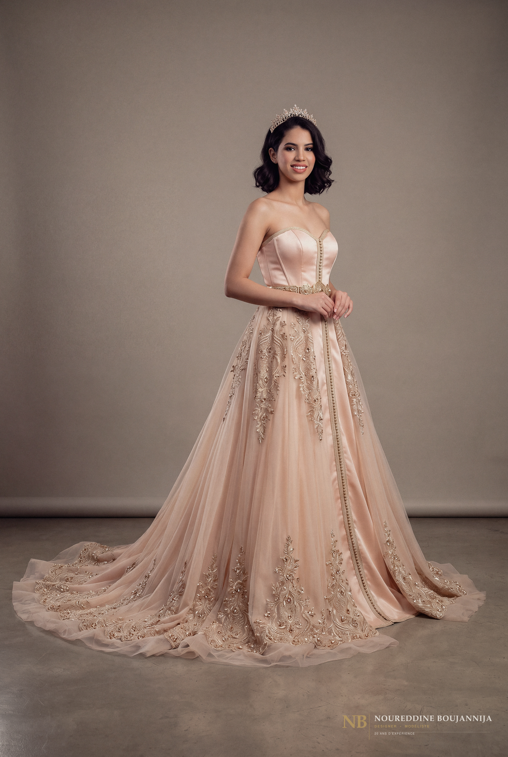 Caftan bustier rose champagne Traîne Joaillière
