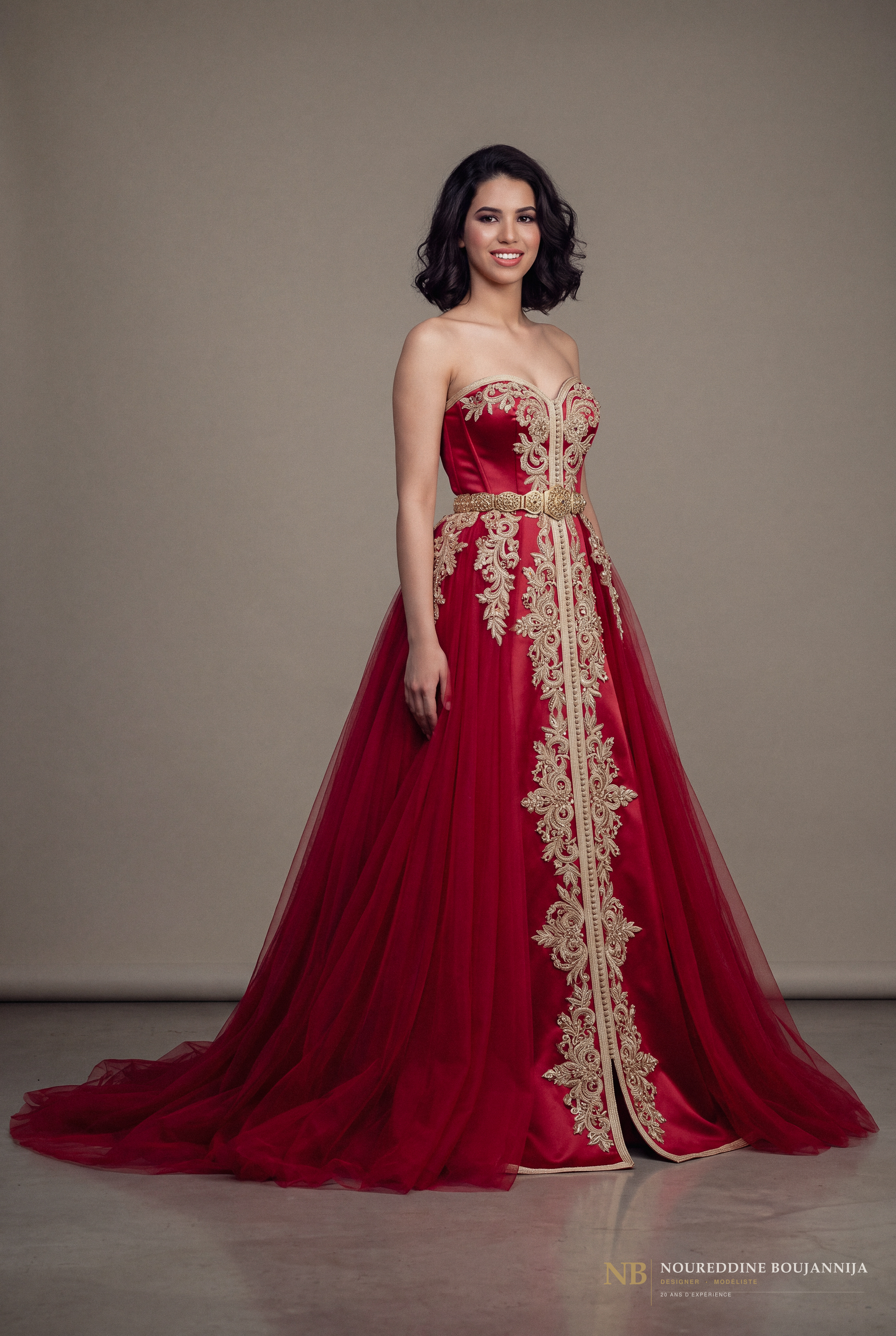 Caftan bustier rouge rubis Colonne d’Or