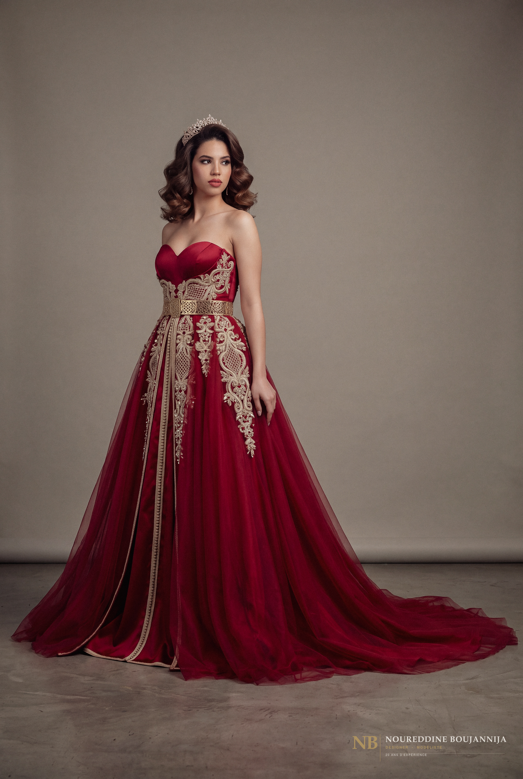 Caftan bustier rouge rubis Arabesque Latérale