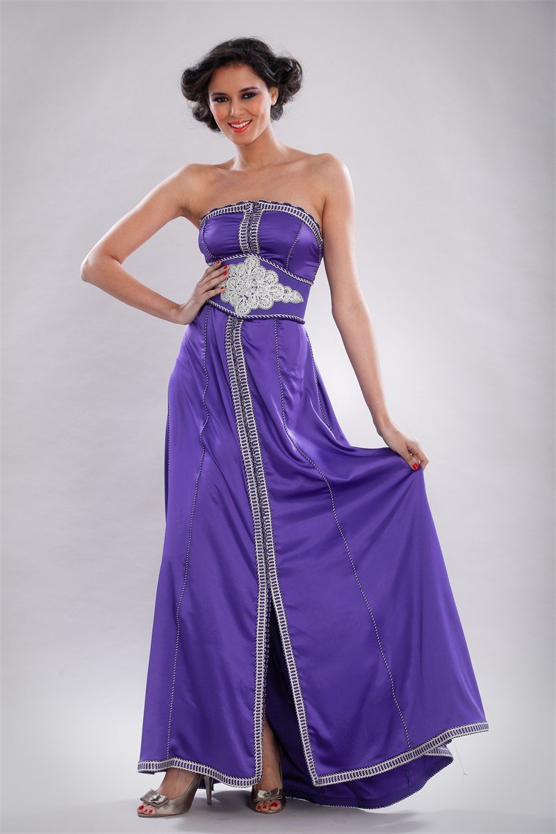 Silhouette violette drapée, collection 2012 des Archives Caftan En Ligne
