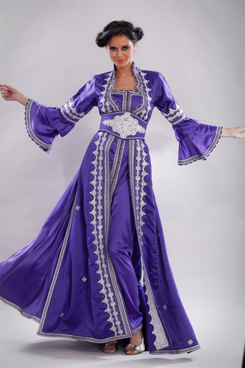 Caftan violet brodé, collection 2012 des Archives Caftan En Ligne