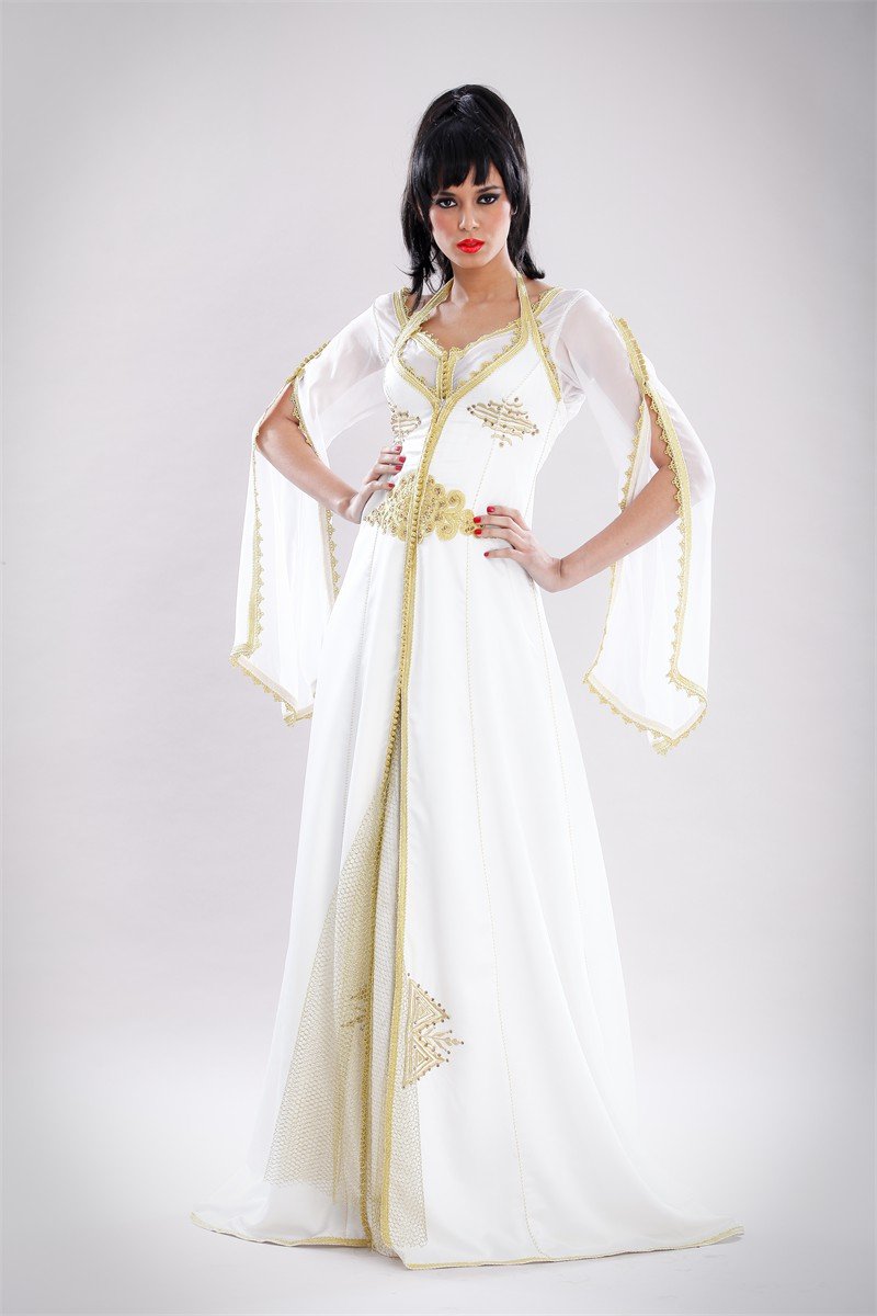 Caftan blanc ivoire brodé d’or, collection 2012 des Archives Caftan En Ligne
