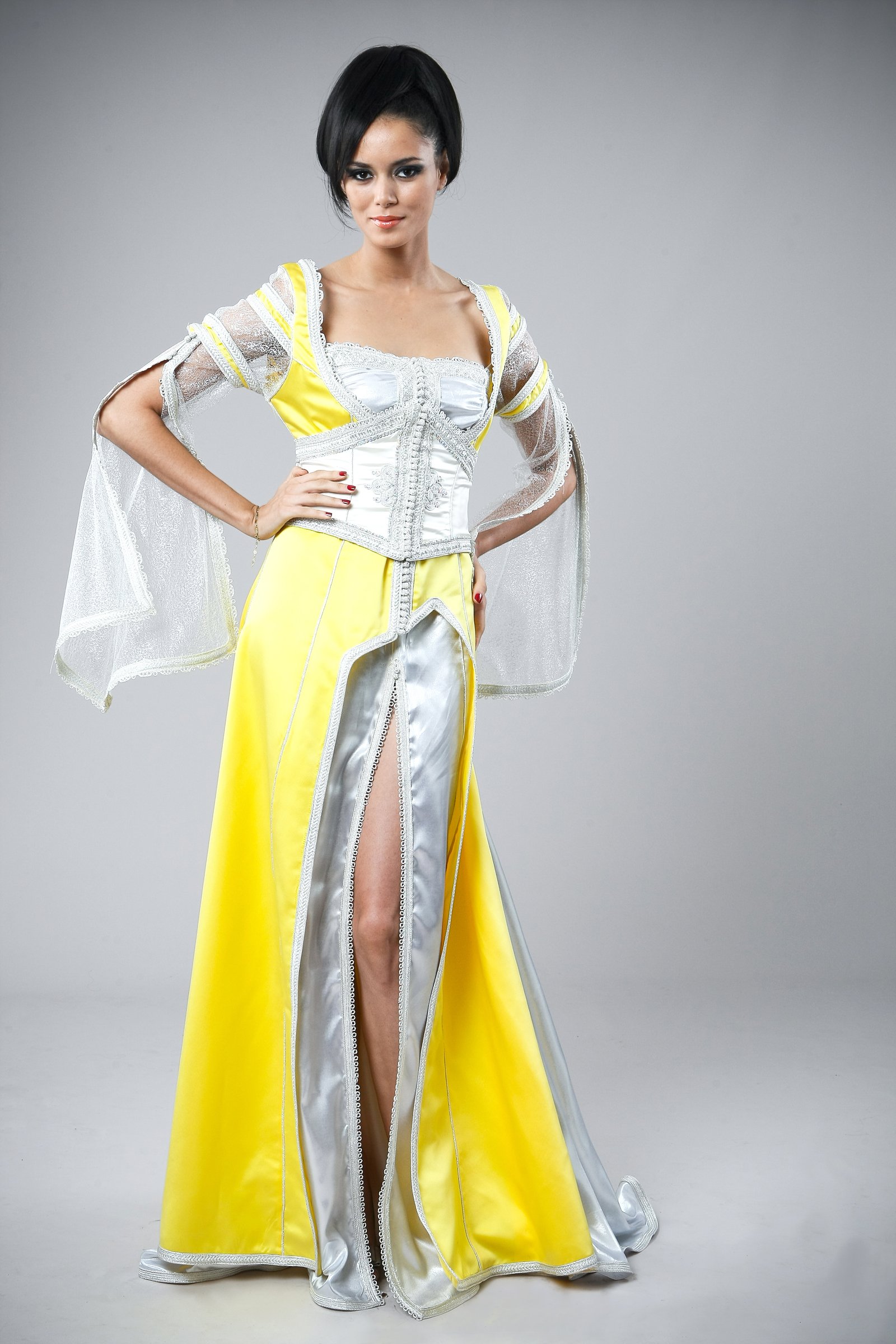 Caftan marocain jaune et argenté, collection de caftans 2015 — vue 1 sur 4