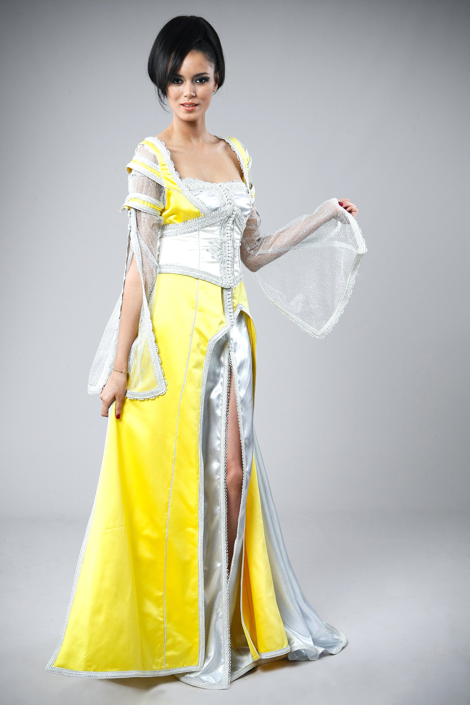 Caftan marocain jaune et argenté, collection de caftans 2015 — vue 2 sur 4