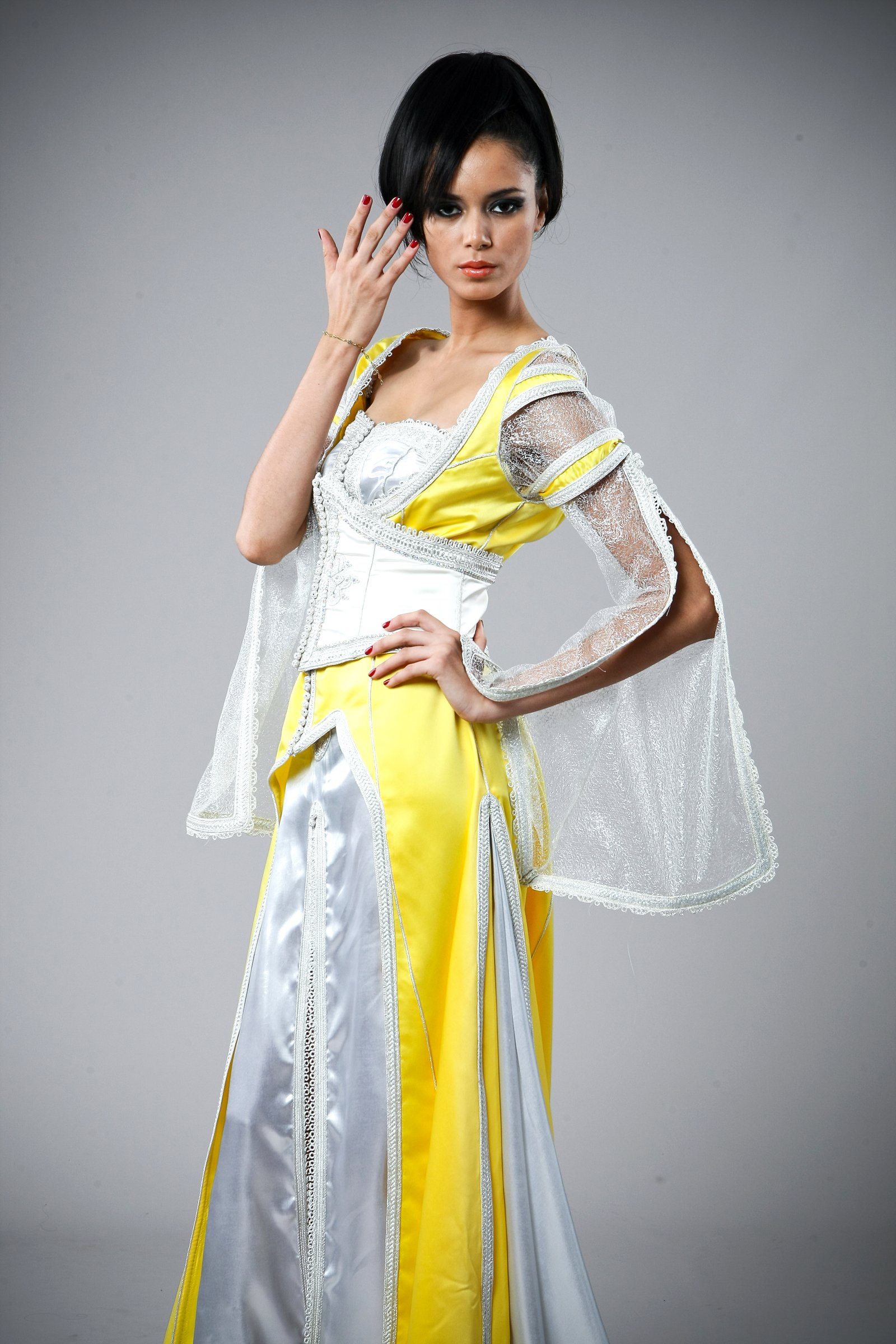 Caftan marocain jaune et argenté, collection de caftans 2015 — vue 3 sur 4