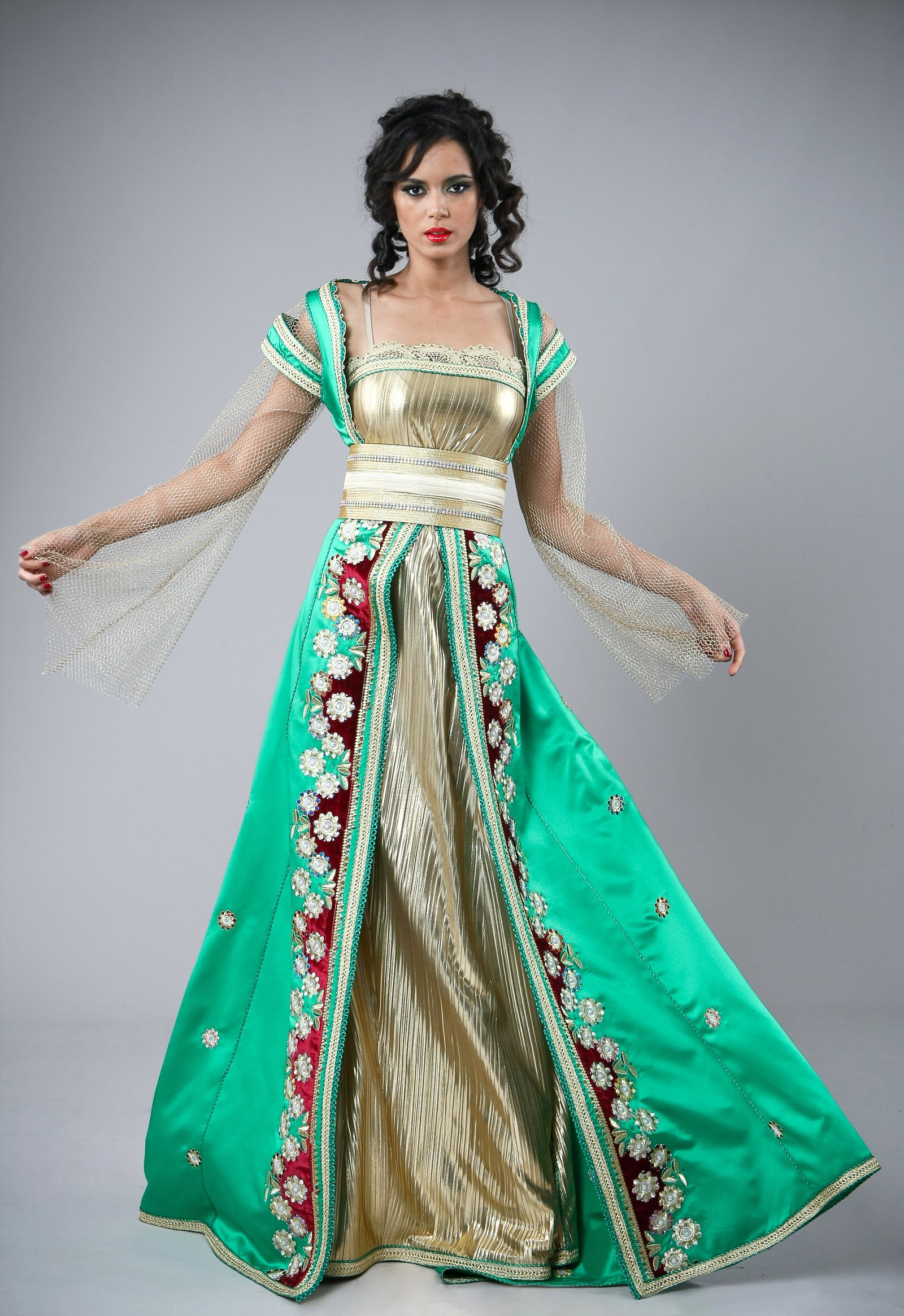Caftan marocain vert émeraude et doré, collection de caftans 2015 — vue 1 sur 3