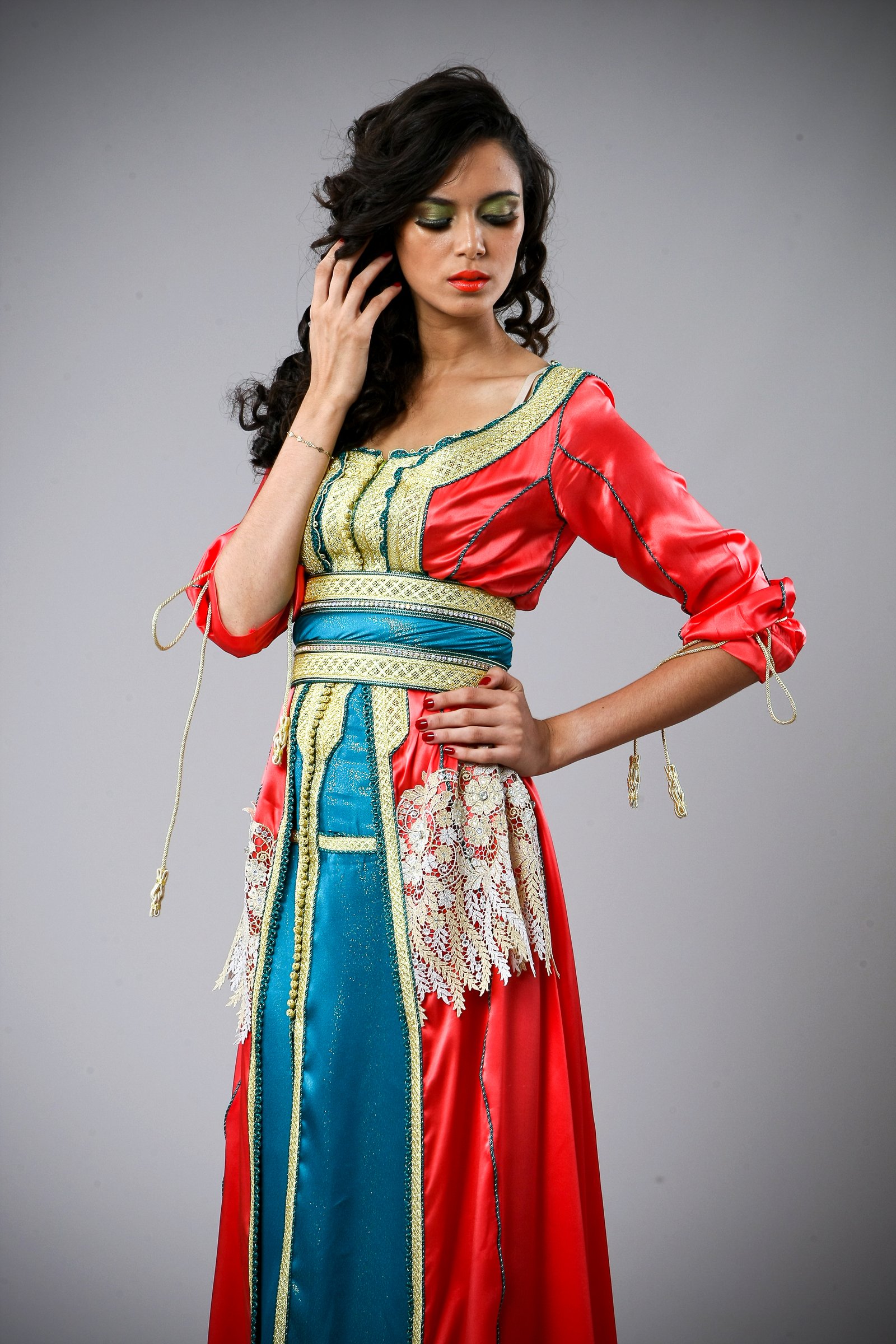 Caftan marocain corail et bleu turquoise, collection de caftans 2015 — vue 5 sur 6