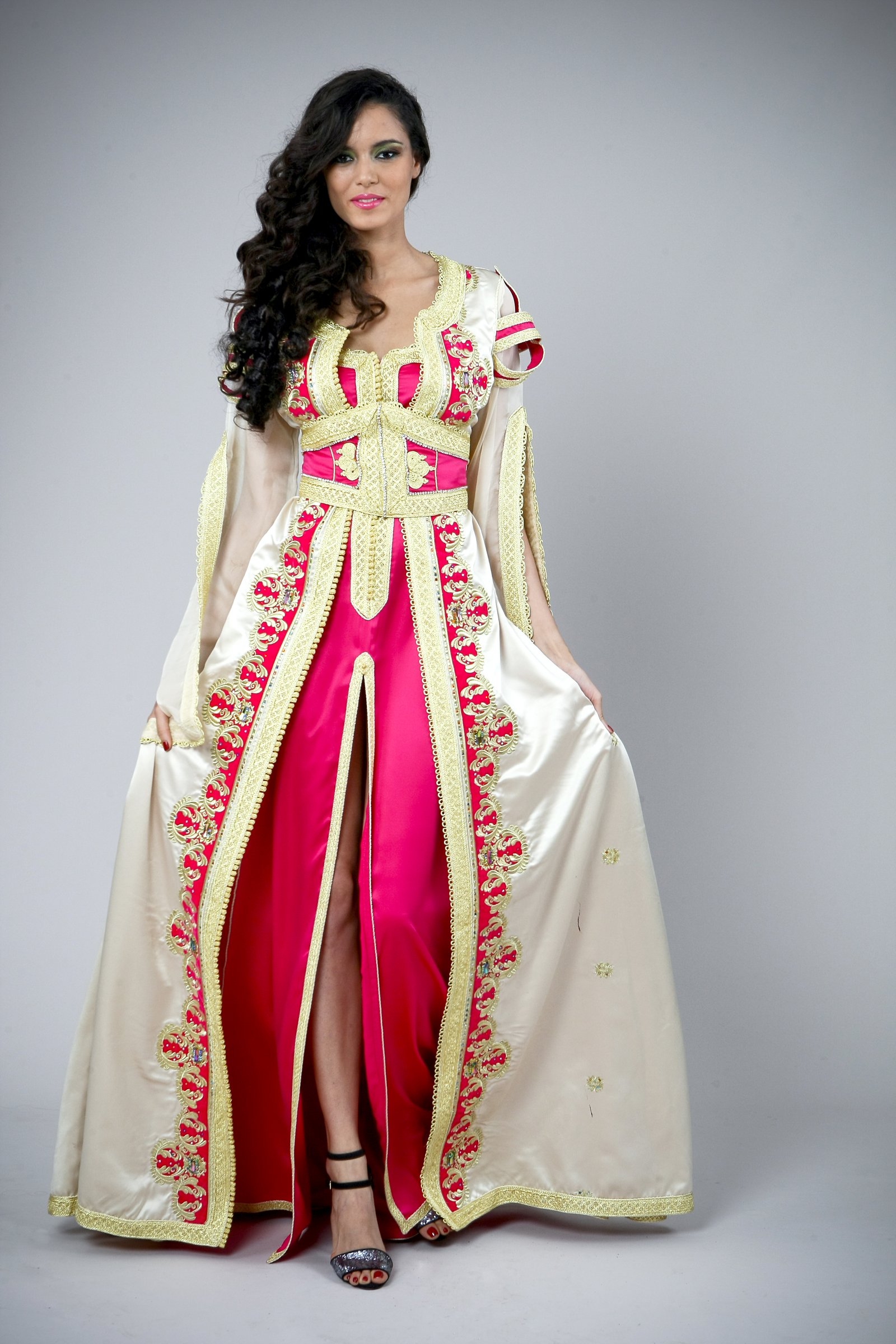 Caftan marocain ivoire et fuchsia, collection de caftans 2015 — vue 9 sur 10