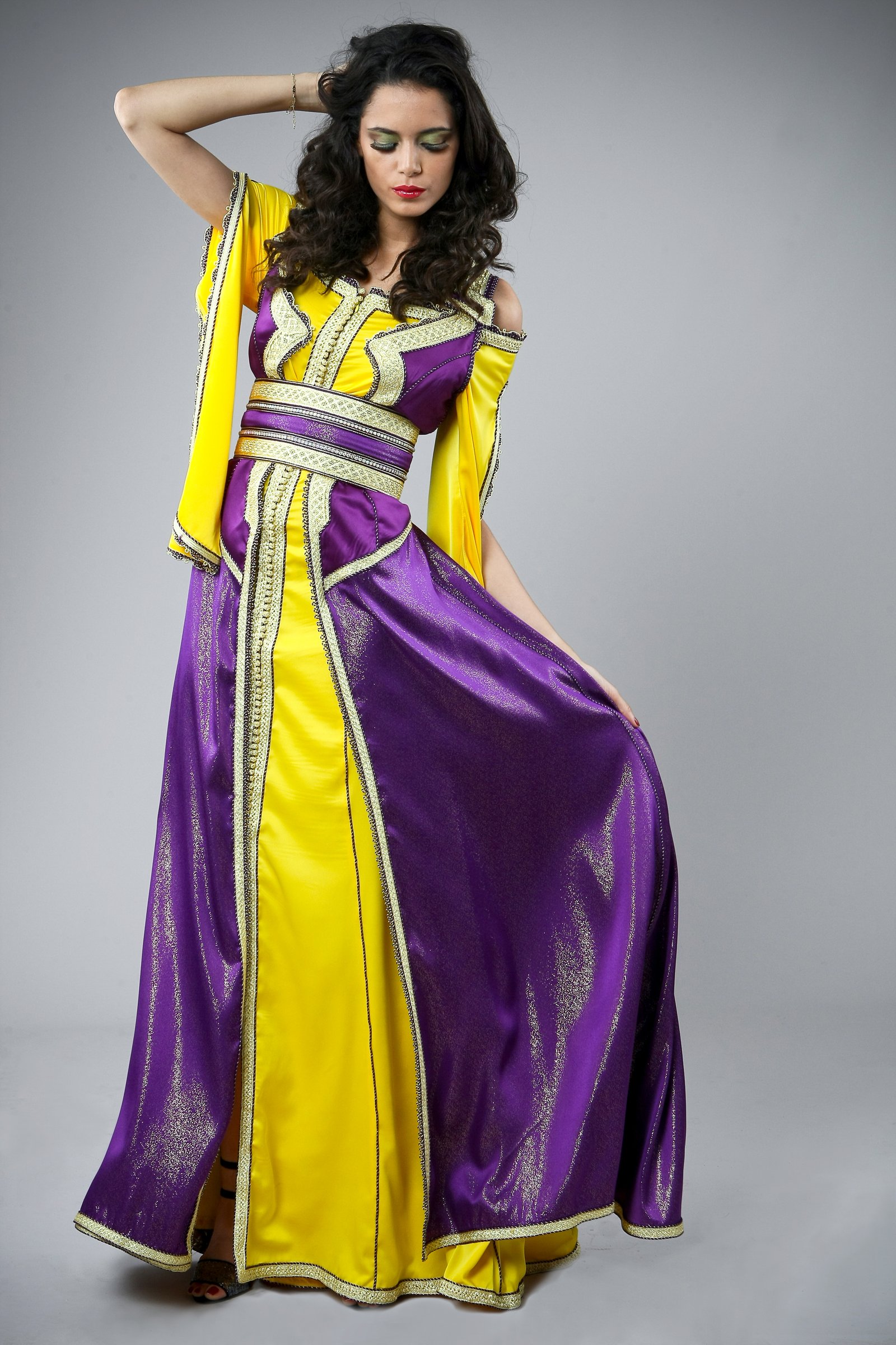 Caftan marocain jaune et violet, collection de caftans 2015 — vue 4 sur 10